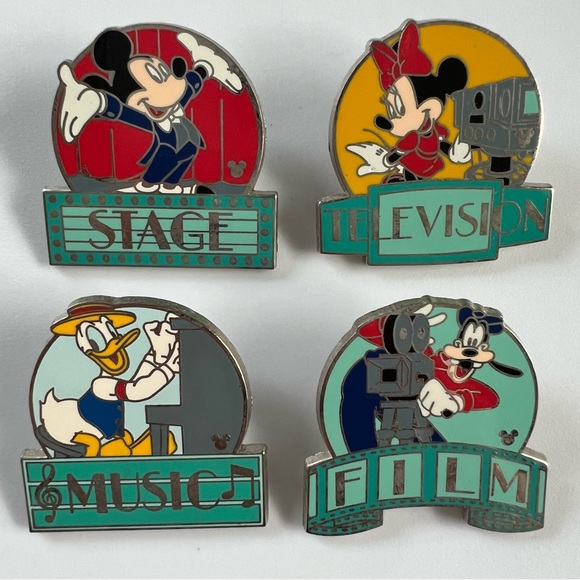 Disney Pin Trading Cast Lanyard Series Hollywood Studios Parking Signs Mickey Mi - Picture 1 of 3